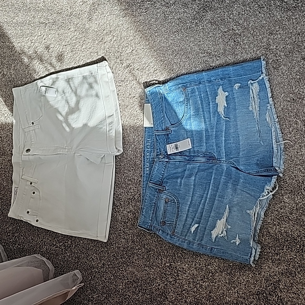 (2) Pairs!!!  American Eagle Tom Girl Short & GAP 5" Girlfriend Short in White